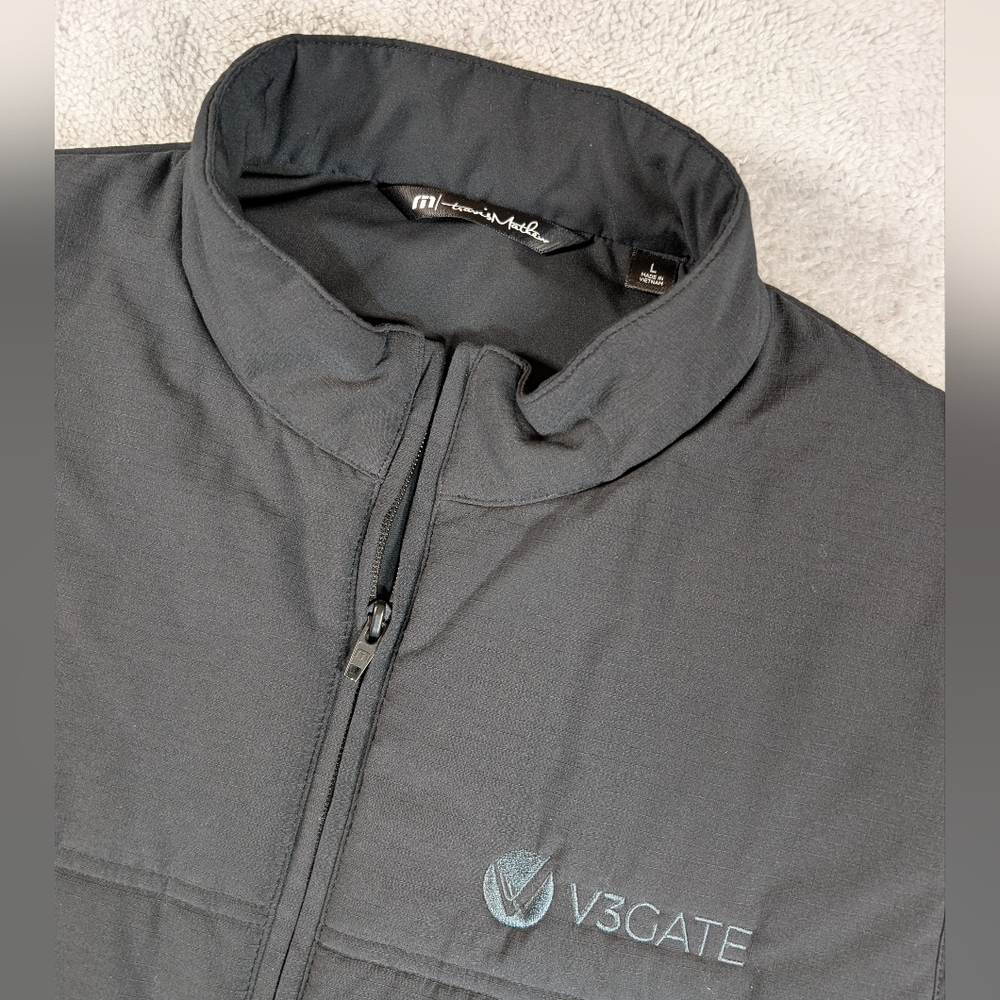 Travis Mathew Vest Mens L Black Full Zip Cold Bay Quilted Golf Embroidered Logo